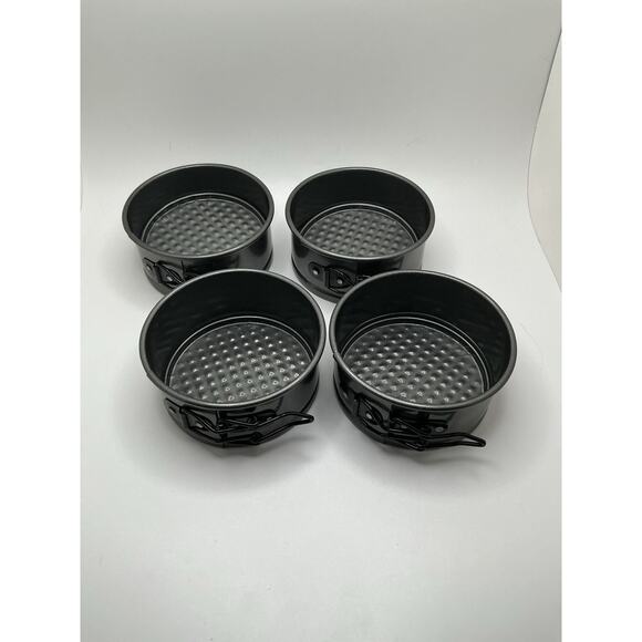 Wilton Excelle Elite Springform Pan 4" x 1 3/4", Set of 4, Gently Used